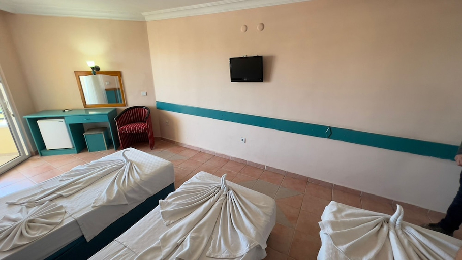 Bedroom 2, KLEOPATRA SUNLİGHT HOTEL, Alanya
