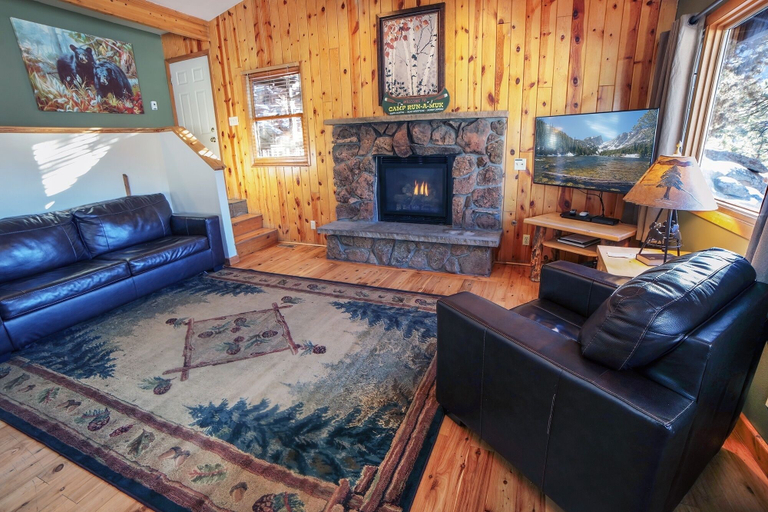 Living area 3, Lazy R Cottages: 14 2 Bedroom Cabin, Larimer