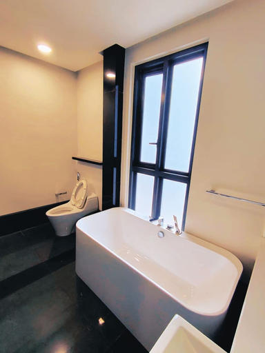 Bathroom 5, The Mews KLCC By Service Apartment, Kuala Lumpur