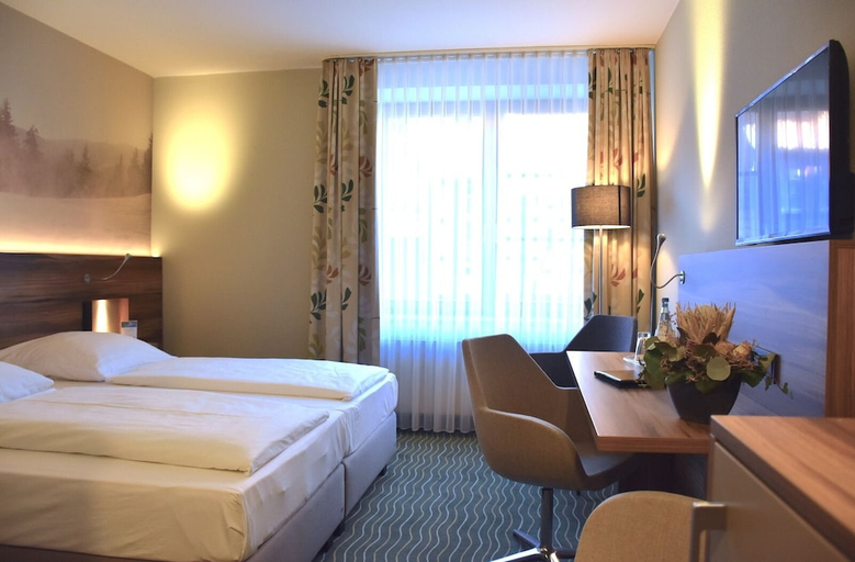 Bedroom 2, Harzer Kultur- & Kongresshotel Wernigerode, Harz