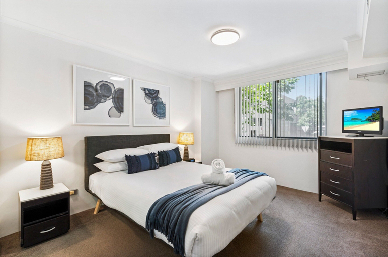 Bedroom 3, Poolside 2-bed Haven, Walk to City Centre, Sydney