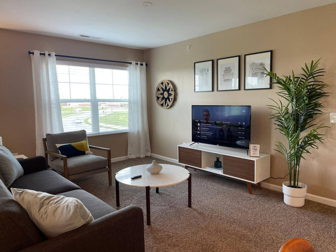 Room 2, Cozy Dublin Penthouse 2BR W D Wifi, Franklin