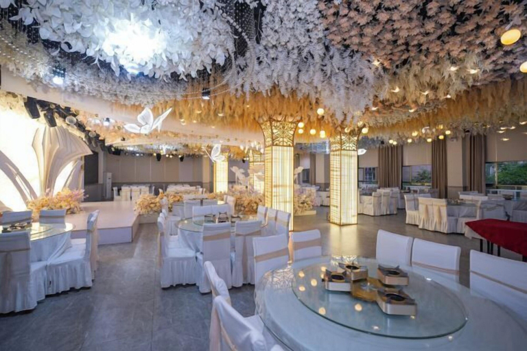 Food & Drinks 4, Vienna Hotel (Chibi Gaotiezhan), Xianning