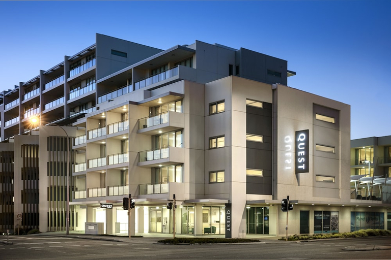 Exterior & Views