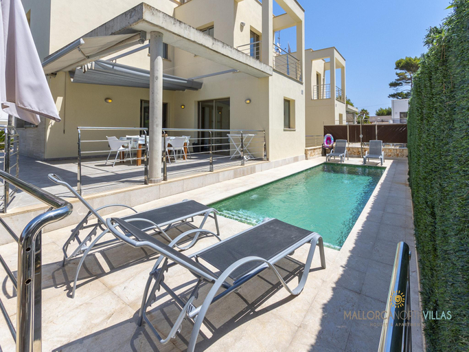 4, Elegant Villa with Pool, Baleares