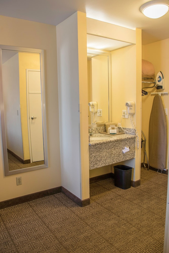 Bathroom, Quality Inn Merced Gateway to Yosemite, Merced