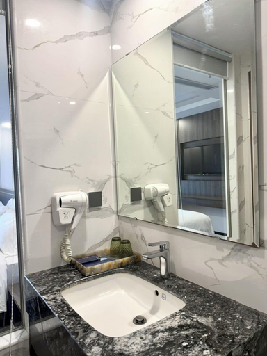 Bathroom 3, Luxury Phoenix Hotel, Bắc Ninh