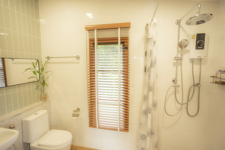 Bathroom 4, Hilltop Erawan Camp, Si Sawat