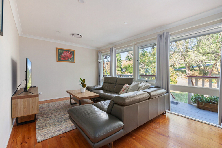 Living room 5, 3-bed Pet-friendly Near Wentworth, Blue Mountains