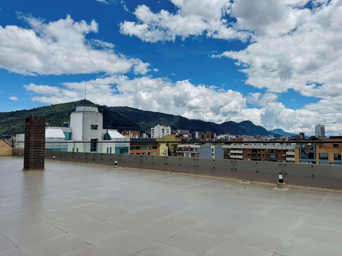Room 5, w Polished Loft w Balcony in Santa B Rbara, Santafé de Bogotá