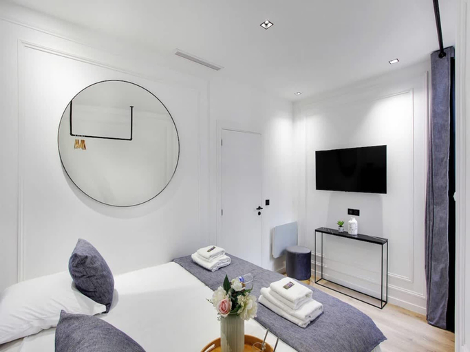 3, Luxury Apartment with AC Center of Paris, Paris