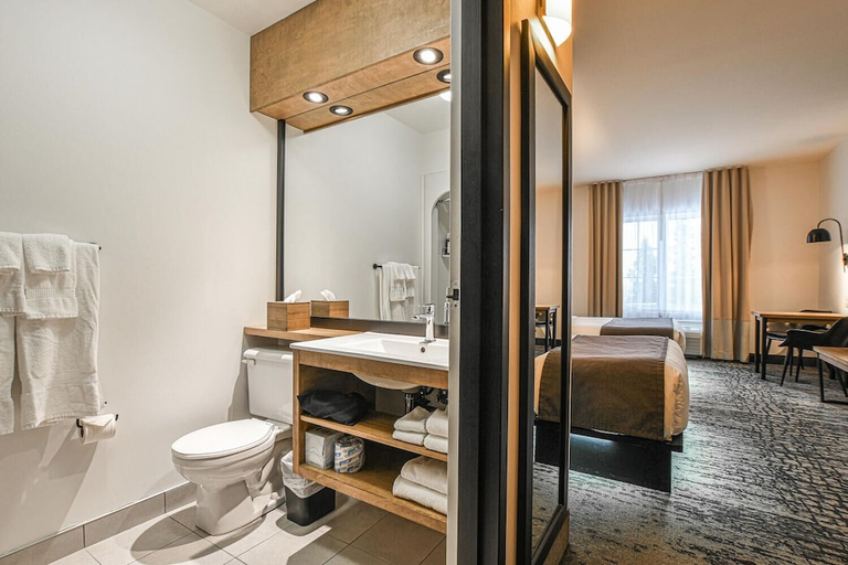Bathroom 4, AX Hôtel Mont-Tremblant, Les Laurentides