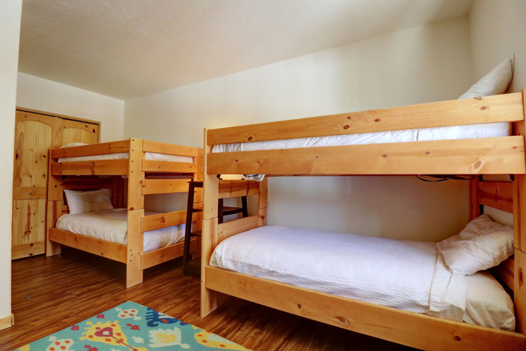 Room 3, 101 Streamside Lane 2 Bedroom Condo by RedAwning, Summit
