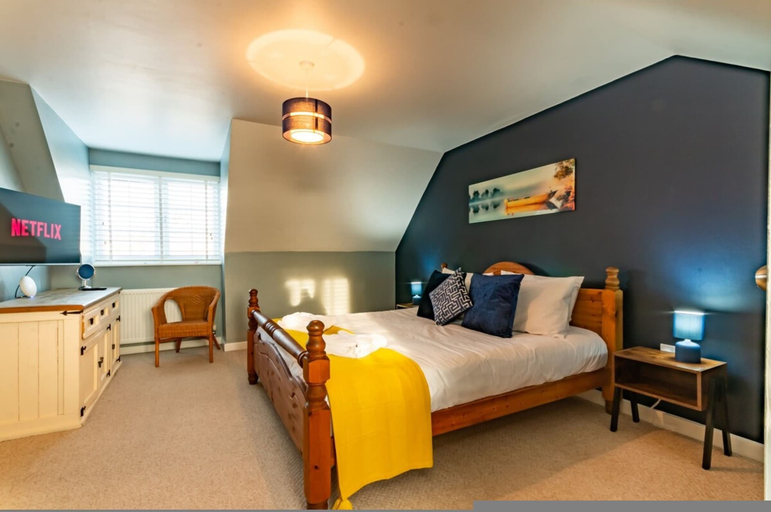 Room 3, Stylish Margate Coastal Home Parking By Adliv, Kent
