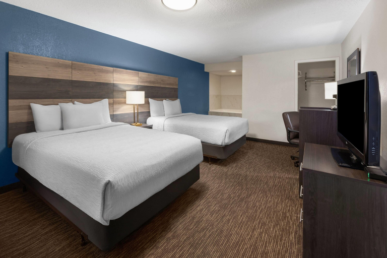 Bedroom 3, Baymont by Wyndham Downtown Detroit, Wayne