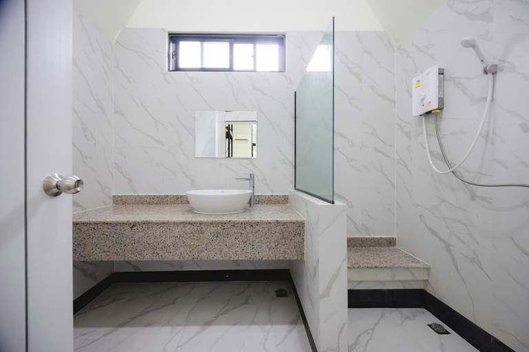Bathroom 4, Sabai Hotel Lopburi, Tha Wung