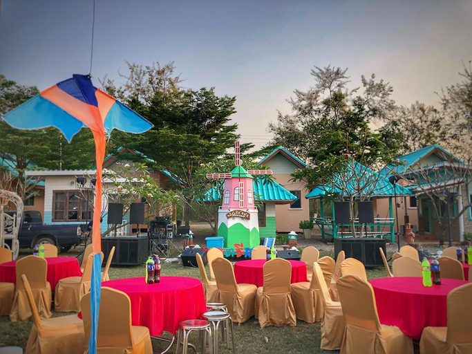 Food & Drinks 5, Mourakot Resort, Phatthana Nikhom