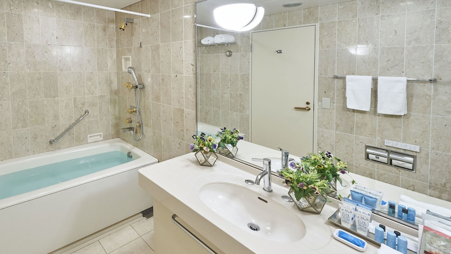 Bathroom 3, RIHGA Royal Hotel Kokura, Kitakyūshū
