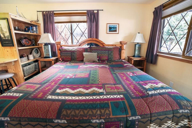 Bedroom, Fawn Valley Inn: 235 1 Bedroom Condo, Larimer