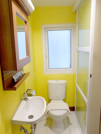 Bathroom, Nunia Inn Bandara Jakarta, Tangerang