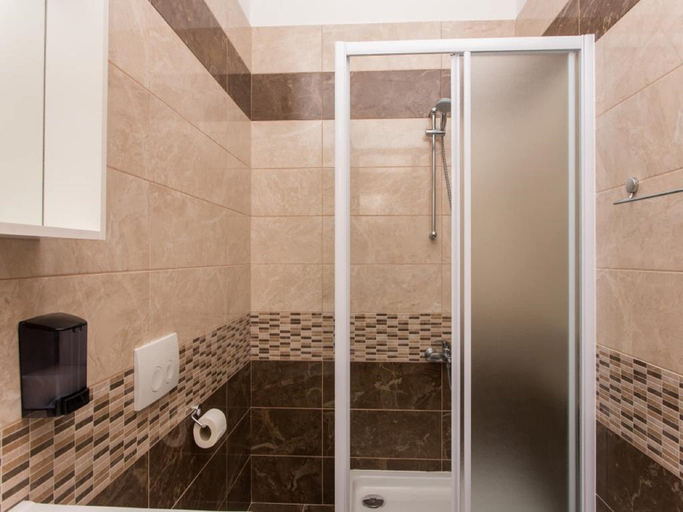 Bathroom 2, Superior Studio Apartment with Terrace and Sea View First Floor, Dubrovnik