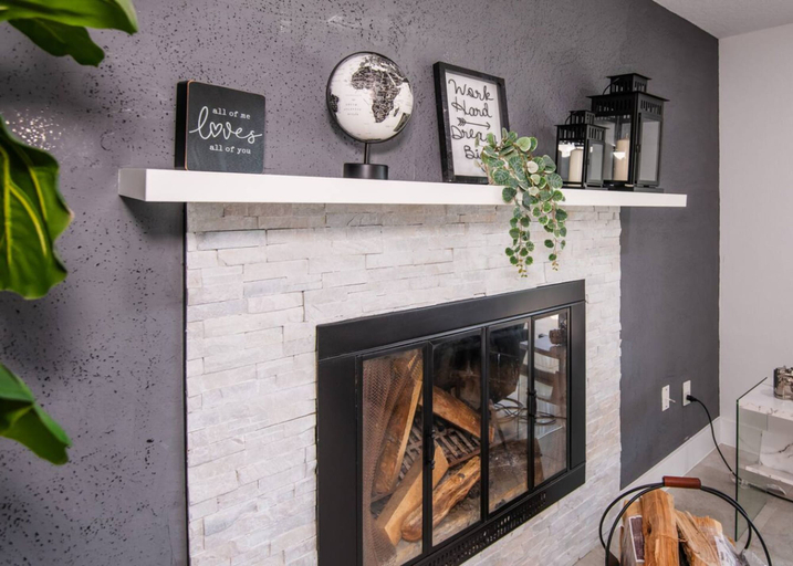 Room 3, Riverside Retreat w Fireplace, Volusia