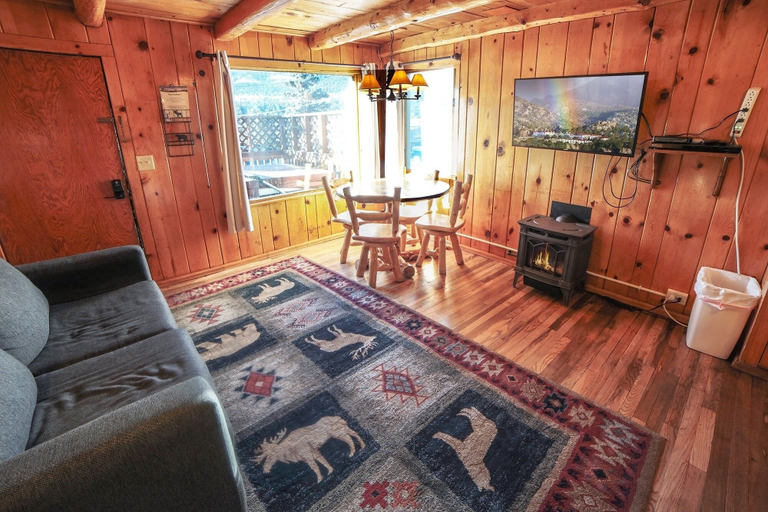 Living area 2, Lazy R Cottages: 3 1 Bedroom Cabin, Larimer