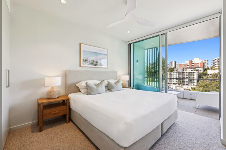 Room, Beachfront 1-bed Flat With Pool & Gym Access, Gold Coast