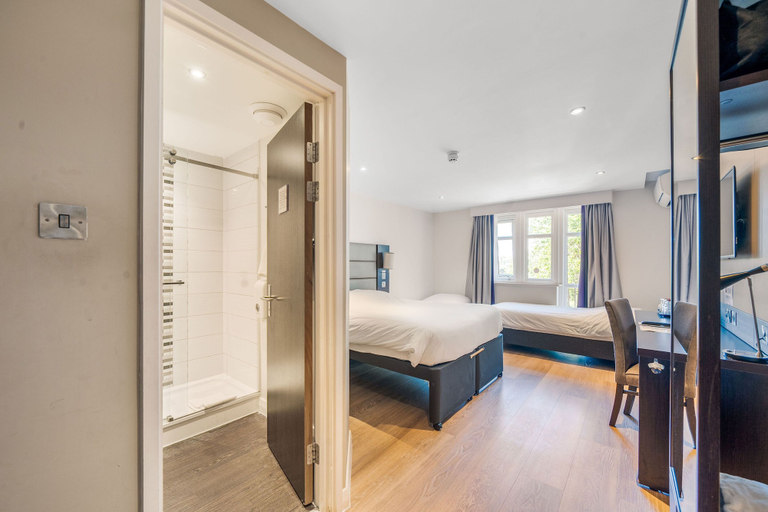Bedroom 3, Sidcot Arms, North Somerset