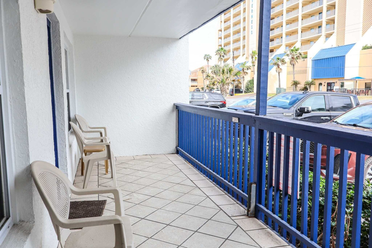 Terrace/patio 4, Surfside Ii 107 2 Bedroom Condo by RedAwning, Cameron