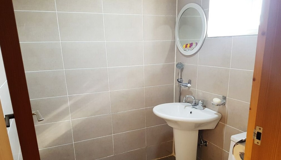 Bathroom 3, Red Windmill Pension, Jeju
