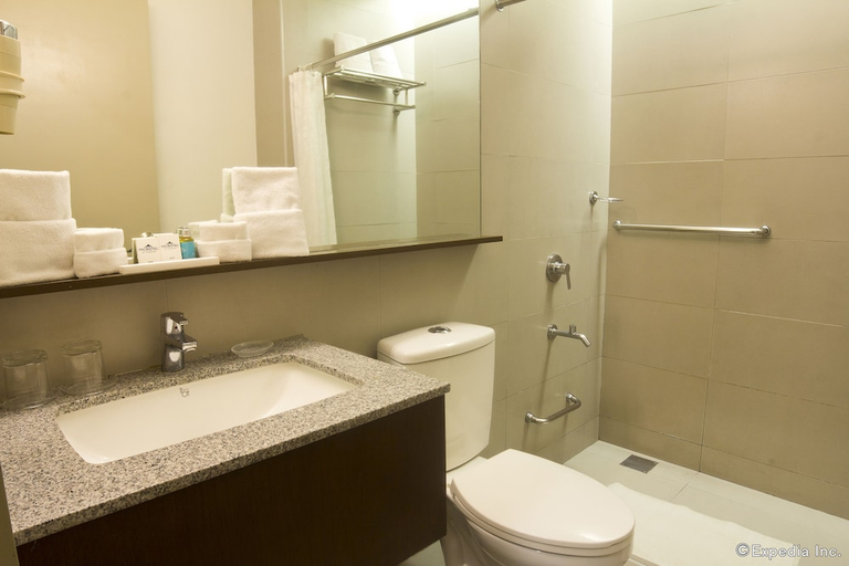 Bathroom 3, Microtel By Wyndham Acropolis, Quezon City
