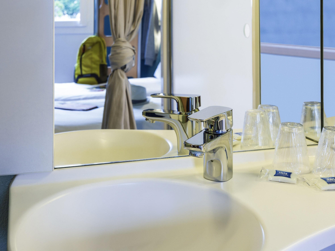 Bathroom 3, ibis budget Berck Sur Mer, Pas-de-Calais