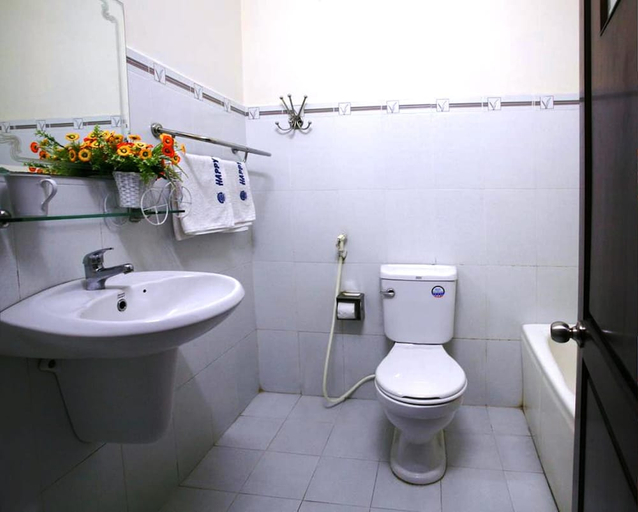 Bathroom 2, Aquatic Ocean Hotel, Nha Trang