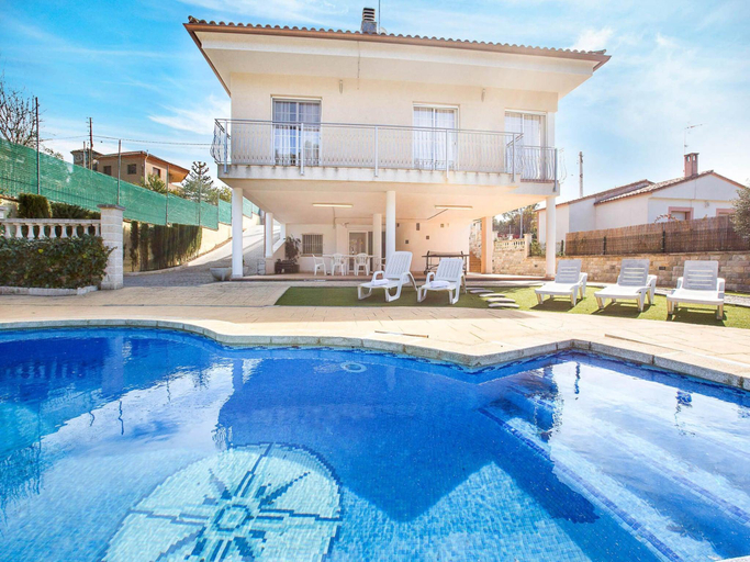 5, Villa in Lloret de Mar With Private Pool, Girona