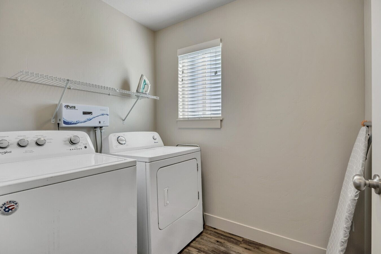Room 3, Hill Field 3 by CDH in Layton, Davis