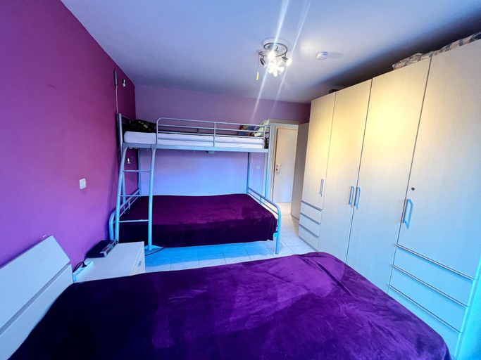 Bedroom 2, Apartment in Middelkerke near the Beach, West-Vlaanderen