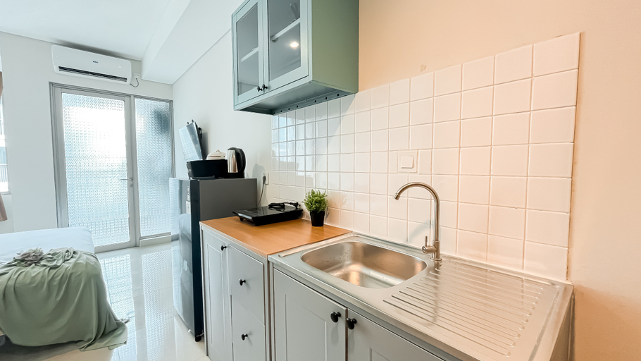 Others 4, Homey Studio at Tamansari Iswara Apartment By Travelio, Bekasi
