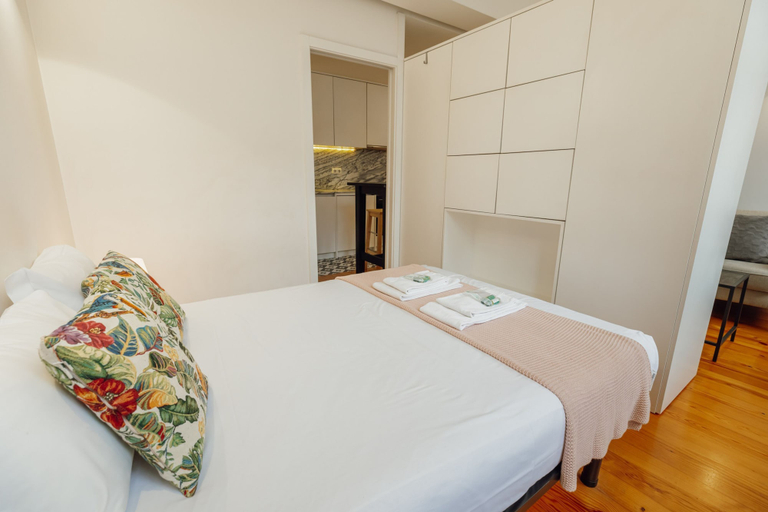 Room 2, Bonfim 362 by Vacationy, Porto