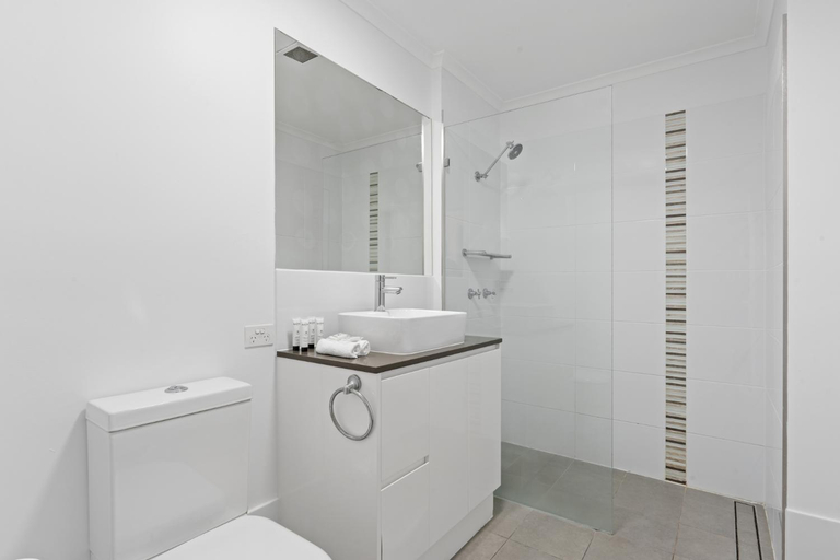 Bathroom 5, BreakFree Diamond Beach Broadbeach, Gold Coast