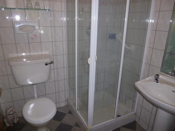 Bathroom, Reeks View B&B