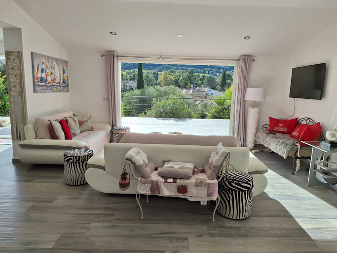 Living area, Villa in La Cadiere-d'azur With Private Pool, Var