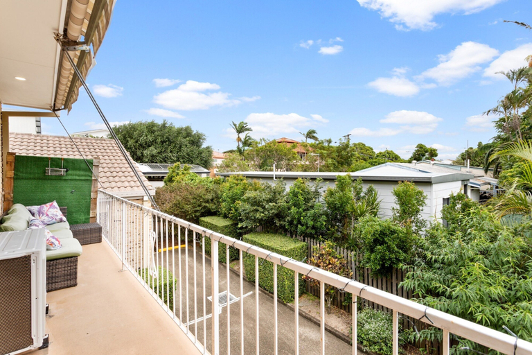 Balcony 5, Seaside Serenity: Charming 2-bedroom Getaway, Redcliffe-Scarborough