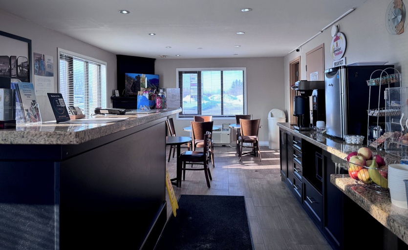 Food & Drinks 4, Super 8 by Wyndham Guelph, Wellington