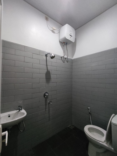 Bathroom 5, Atap Hijau House, Yogyakarta