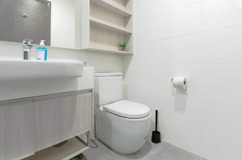 Bathroom 4, A Stylish & Cozy Suite in Suasana JB, Johor Bahru