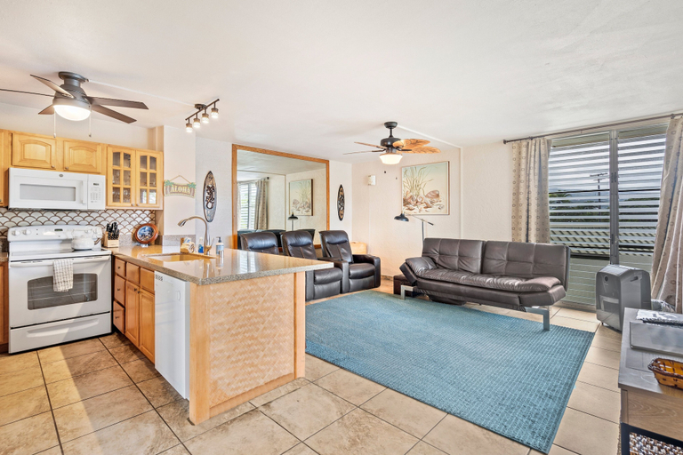 Private kitchen 2, Alii Villas #301 1 Bedroom Condo, Hawaii