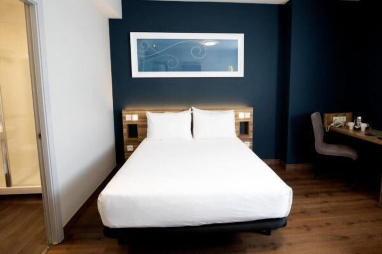 Bedroom 4, Travelodge Madrid Metropolitano, Madrid