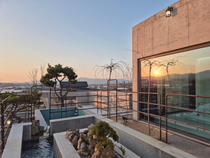 Exterior view 2, Gyeongsan Solstay Pool Villa, Gyeongsan
