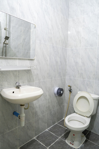 Bathroom 4, Empire House, Phnom Penh, Phnom Penh
